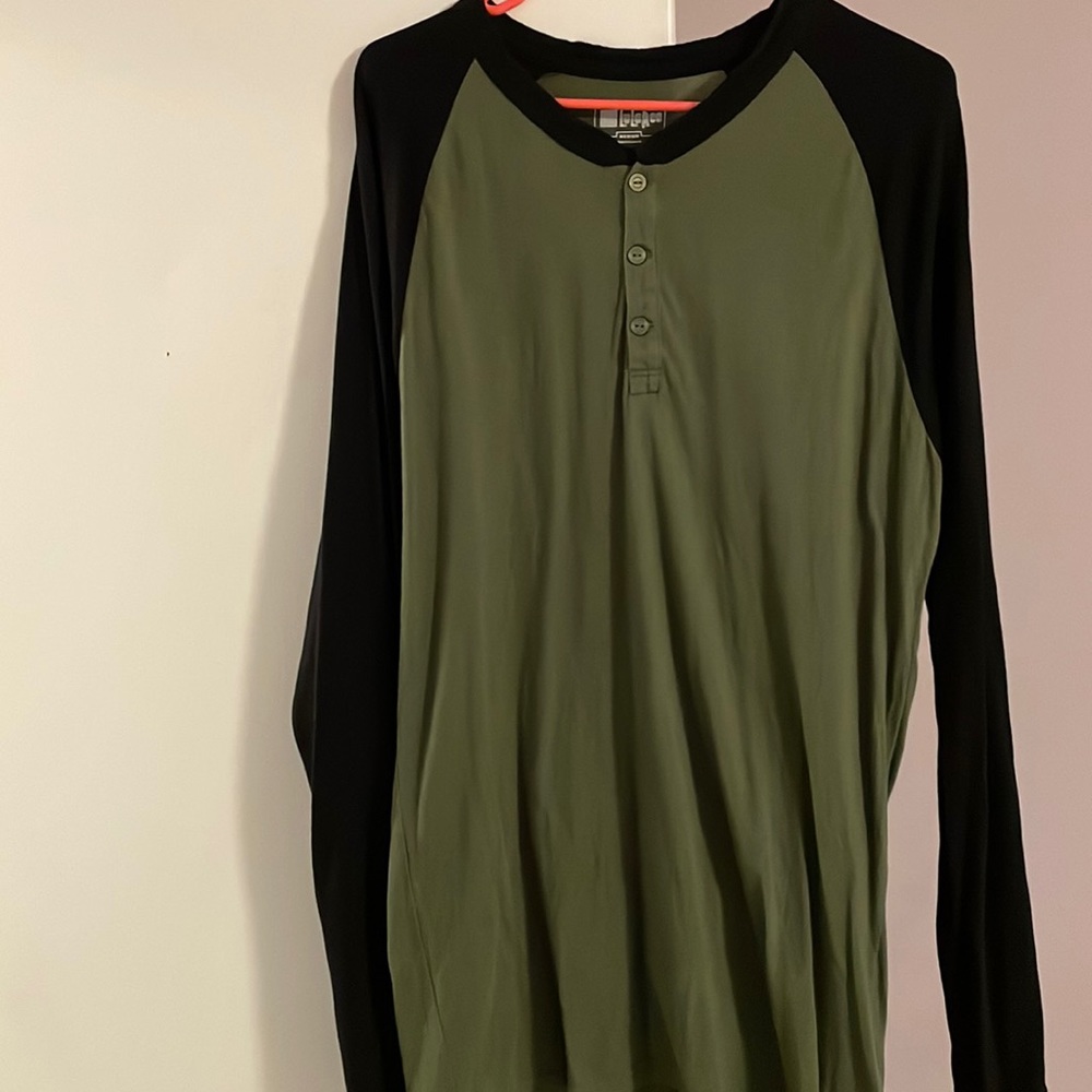 LuLaRoe Mark Tee Medium